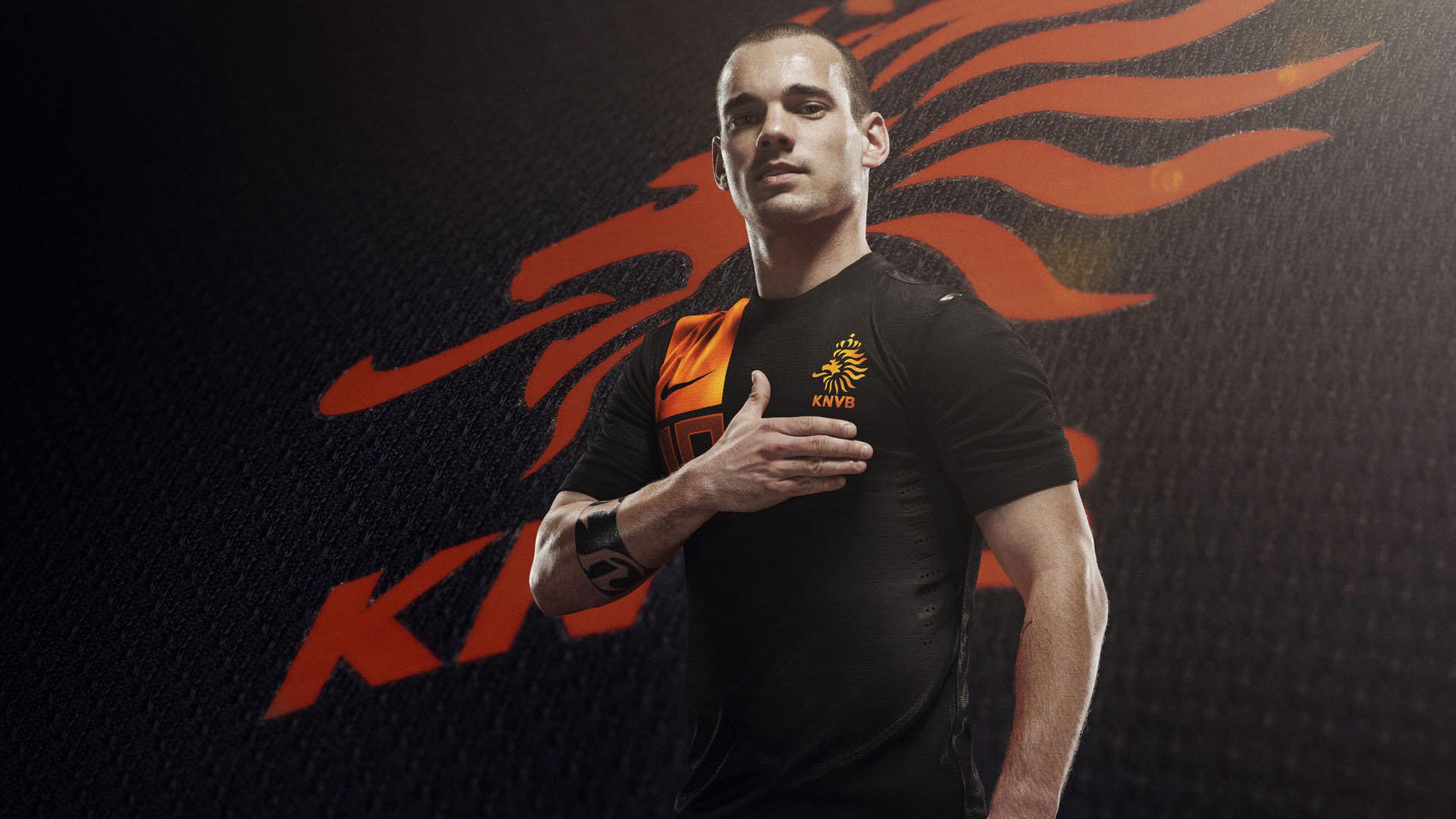 乐鱼体育官网下载-五大联赛是否通过边路低位传中增加远点进攻比重,五大联赛强弱